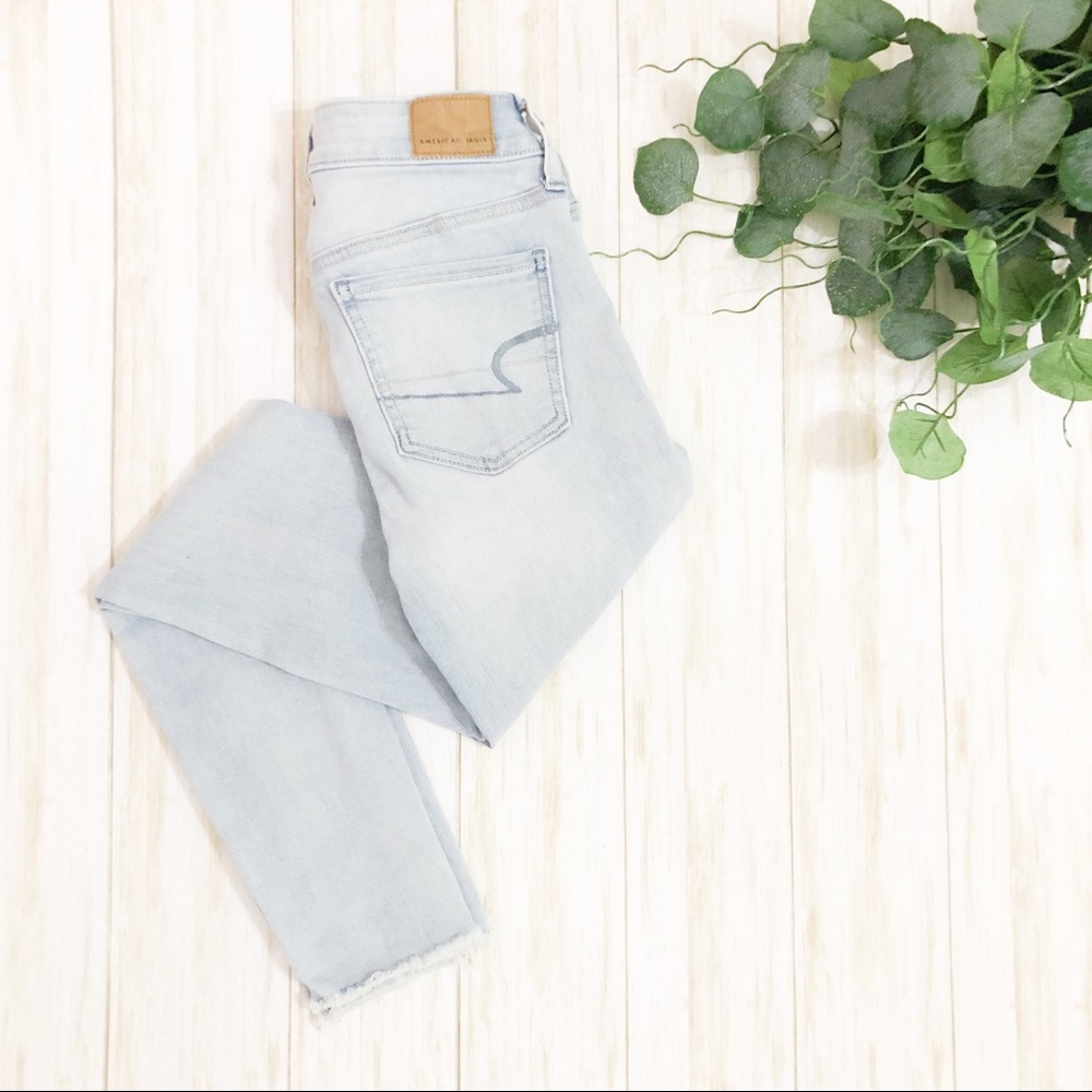 American Eagle Light Wash Raw-Edge Crop Jeggings